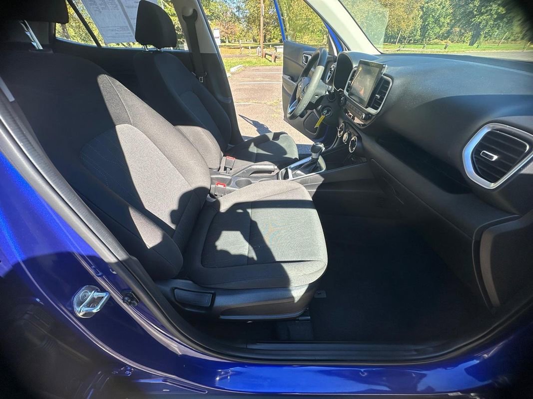 Used 2021 Hyundai Venue SE image 9