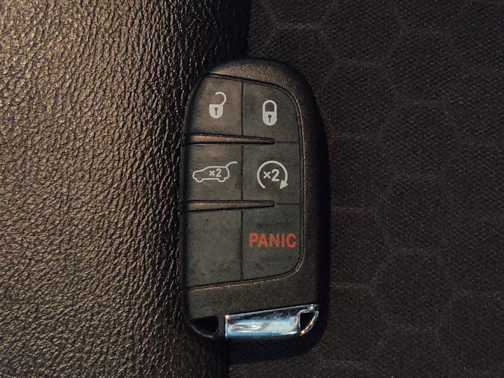Used 2018 Jeep Compass Latitude w/ Popular Equipment Group FWD image 32