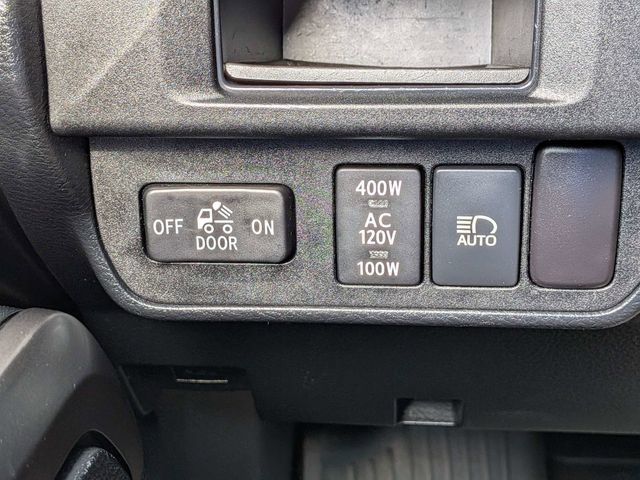 Used 2018 Toyota Tacoma TRD Off-Road AWD/4WD image 22