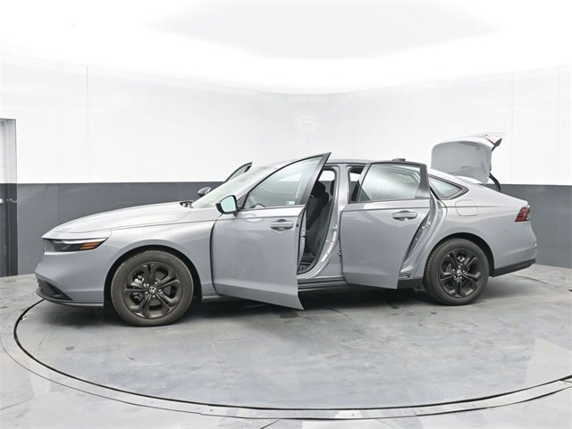 Used 2025 Honda Accord SE image 52