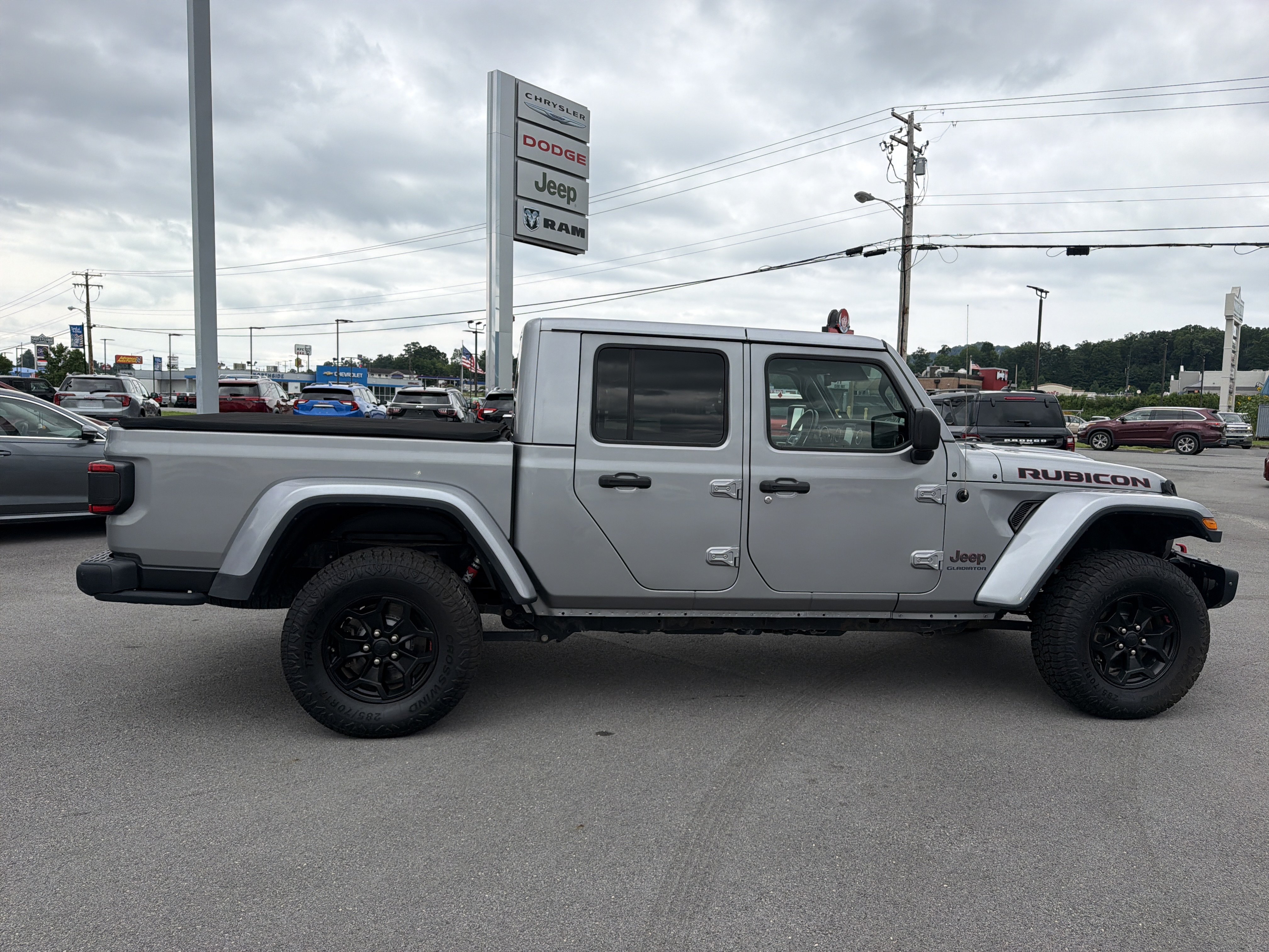 Used 2020 Jeep Gladiator Rubicon AWD/4WD image 5