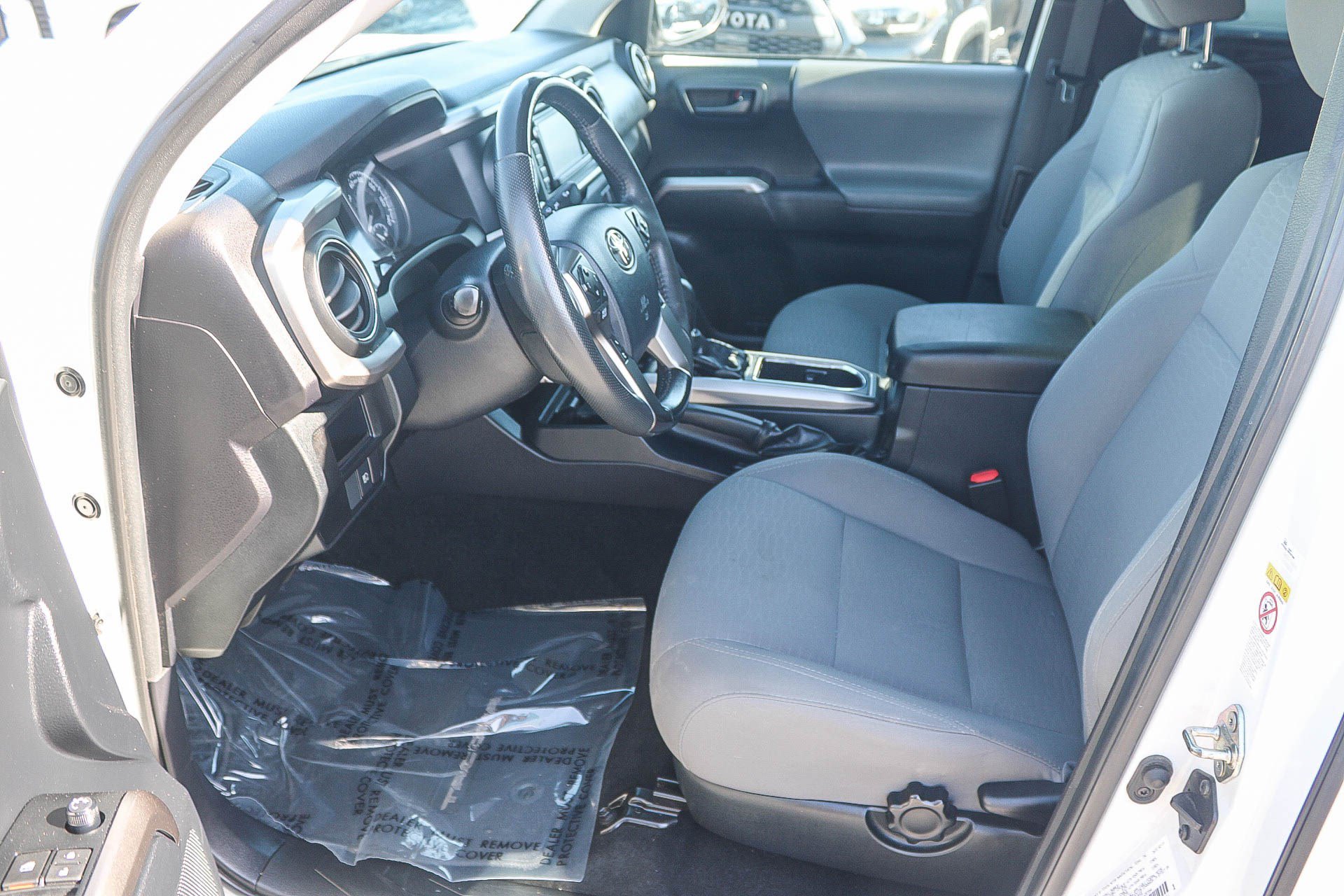 Used 2019 Toyota Tacoma SR5 AWD/4WD image 18