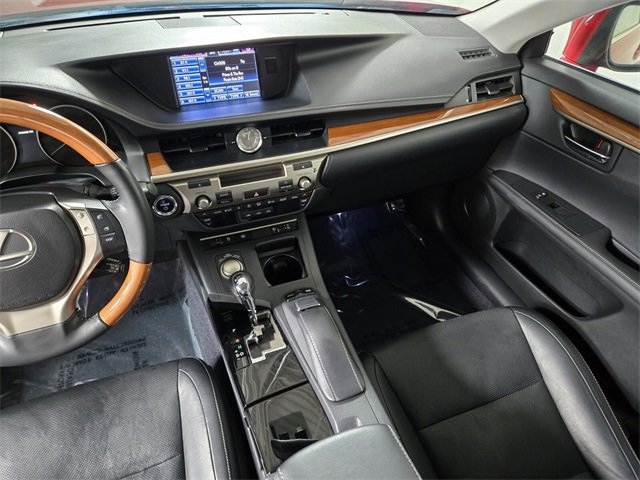 Used 2013 Lexus ES 300h w/ Luxury Pkg image 18