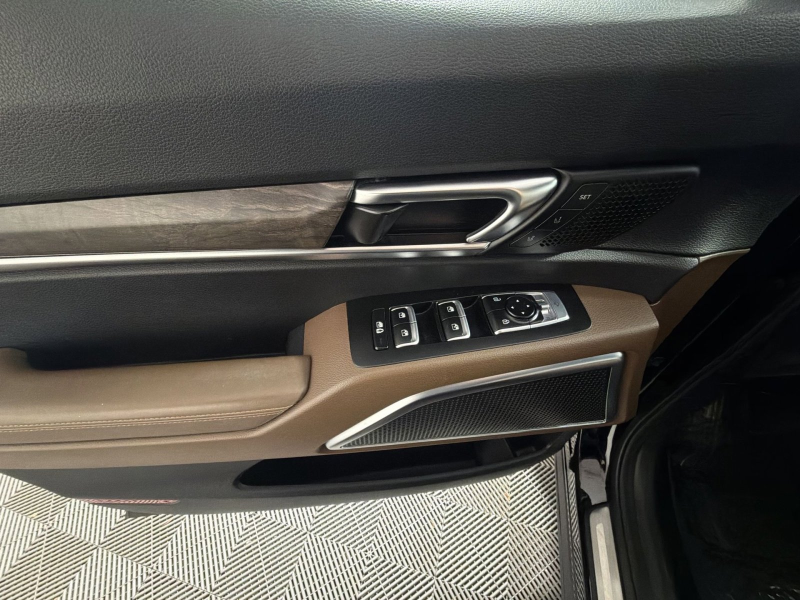 Used 2020 Kia Telluride SX w/ SX Prestige Package image 15