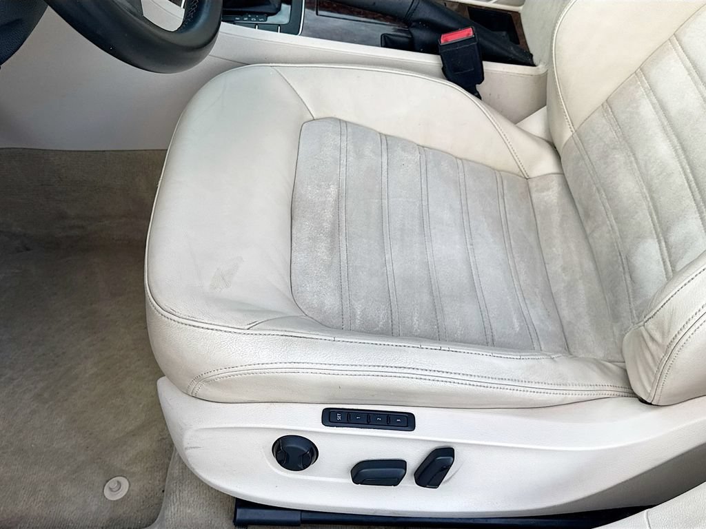 Used 2012 Volkswagen Passat TDI SEL Premium FWD image 21