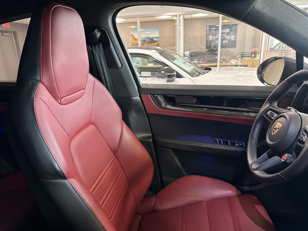 Used 2024 Porsche Cayenne Turbo GT image 10