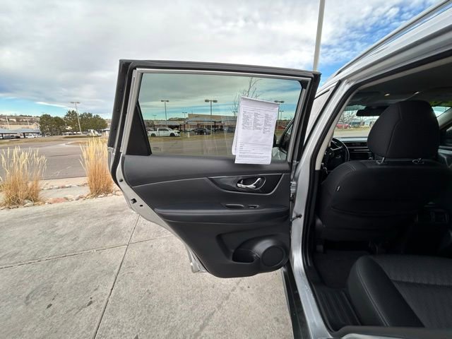 Used 2020 Nissan Rogue SV image 17