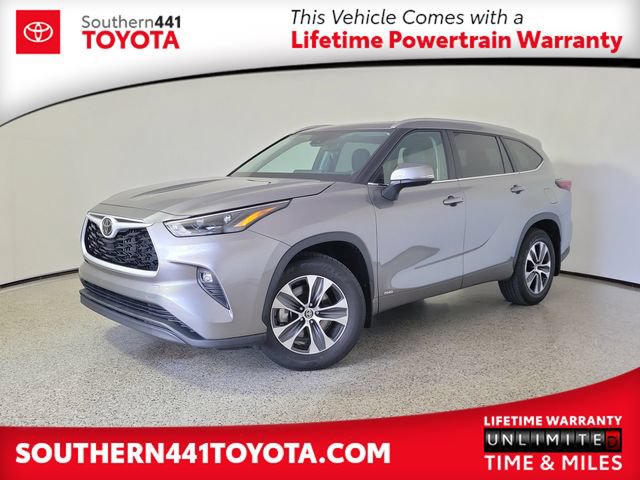 Used 2026 Toyota Highlander XLE AWD/4WD image 1