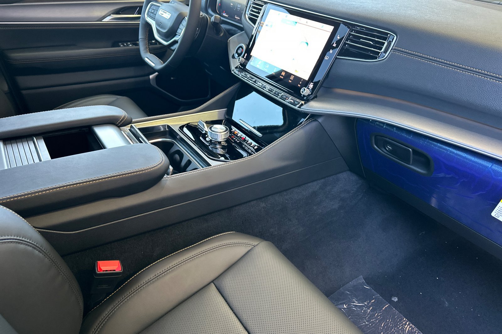 New 2026 Jeep Grand Wagoneer 4WD image 17