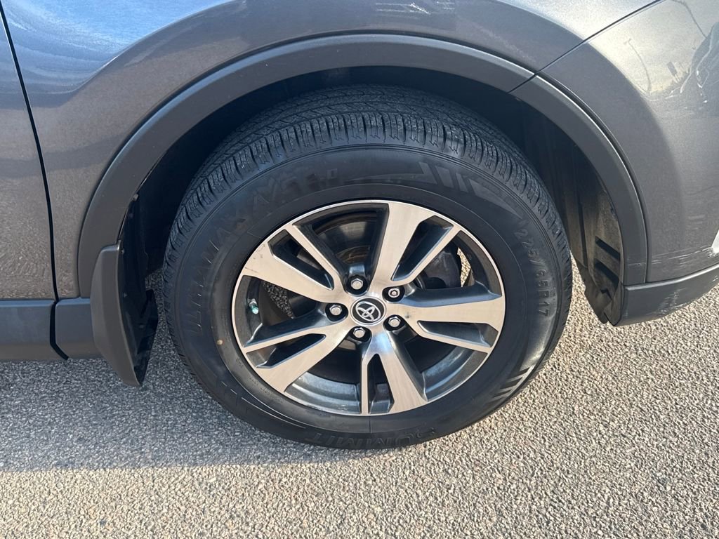 Used 2018 Toyota RAV4 XLE image 43