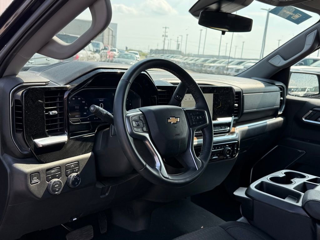 Used 2024 Chevrolet Silverado 1500 LT image 5