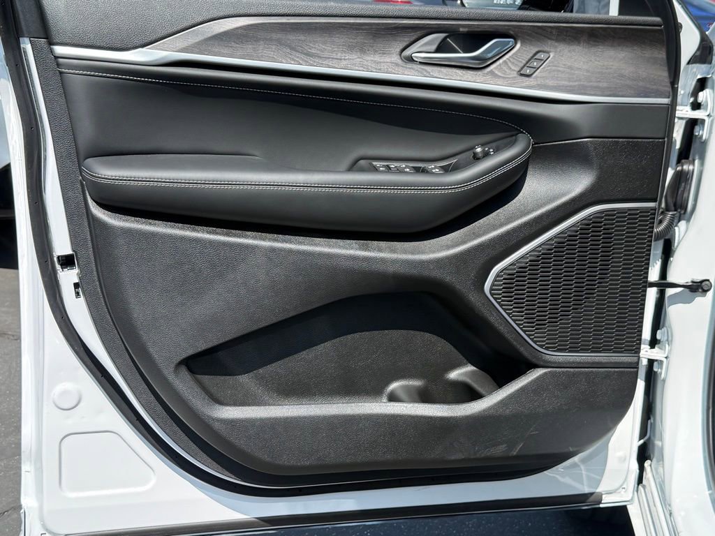 New 2026 Jeep Grand Cherokee Limited Reserve image 16