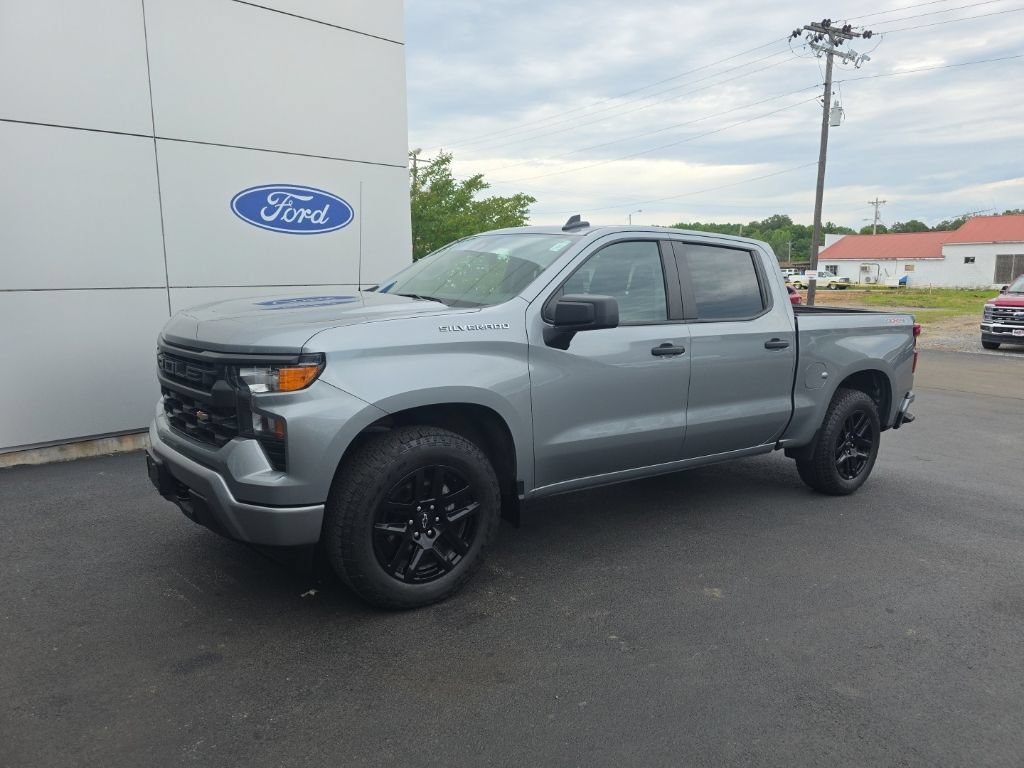Used 2024 Chevrolet Silverado 1500 Custom AWD/4WD image 2