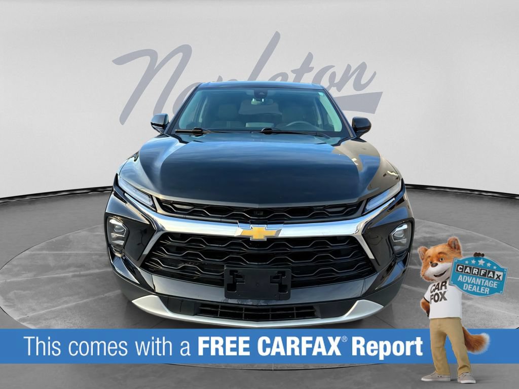 Used 2025 Chevrolet Blazer LT AWD/4WD image 2