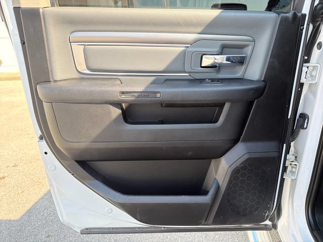 Used 2021 RAM 1500 Classic SLT AWD/4WD image 29
