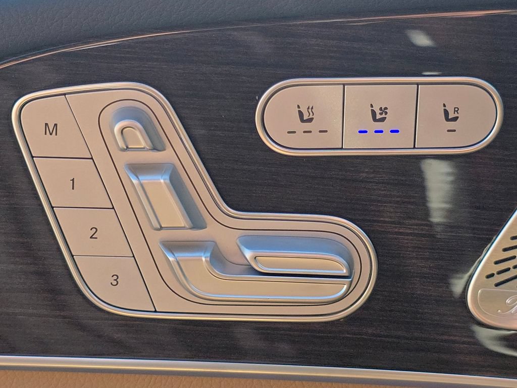 New 2026 Mercedes-Benz GLS 580 4MATIC image 6