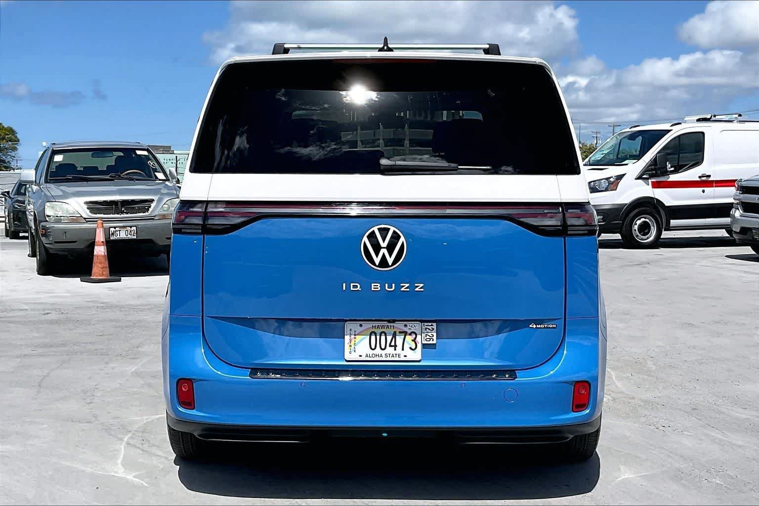 Used 2025 Volkswagen ID. Buzz 1st Edition AWD/4WD image 5