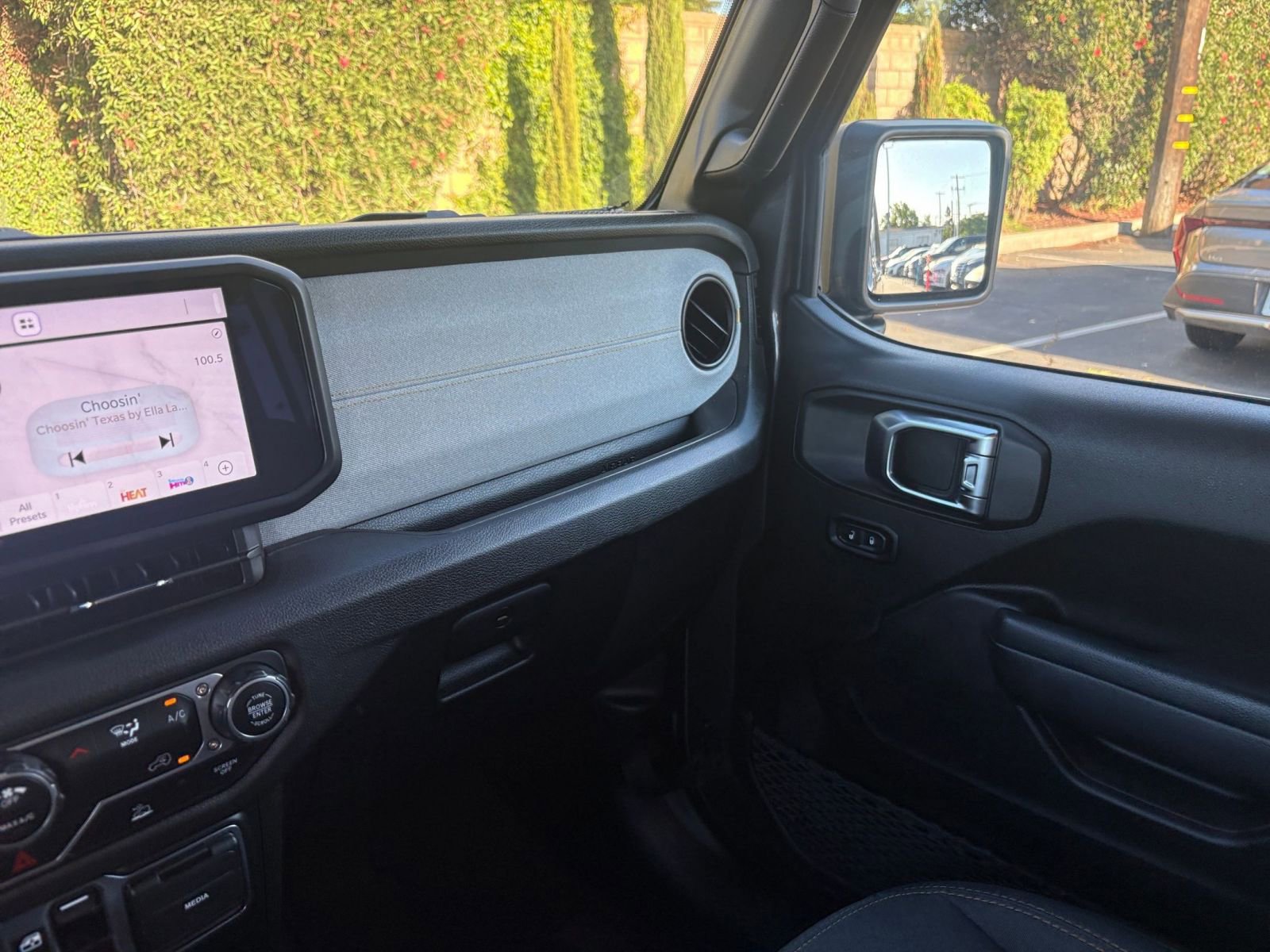 Used 2025 Jeep Wrangler Sport S AWD/4WD image 34