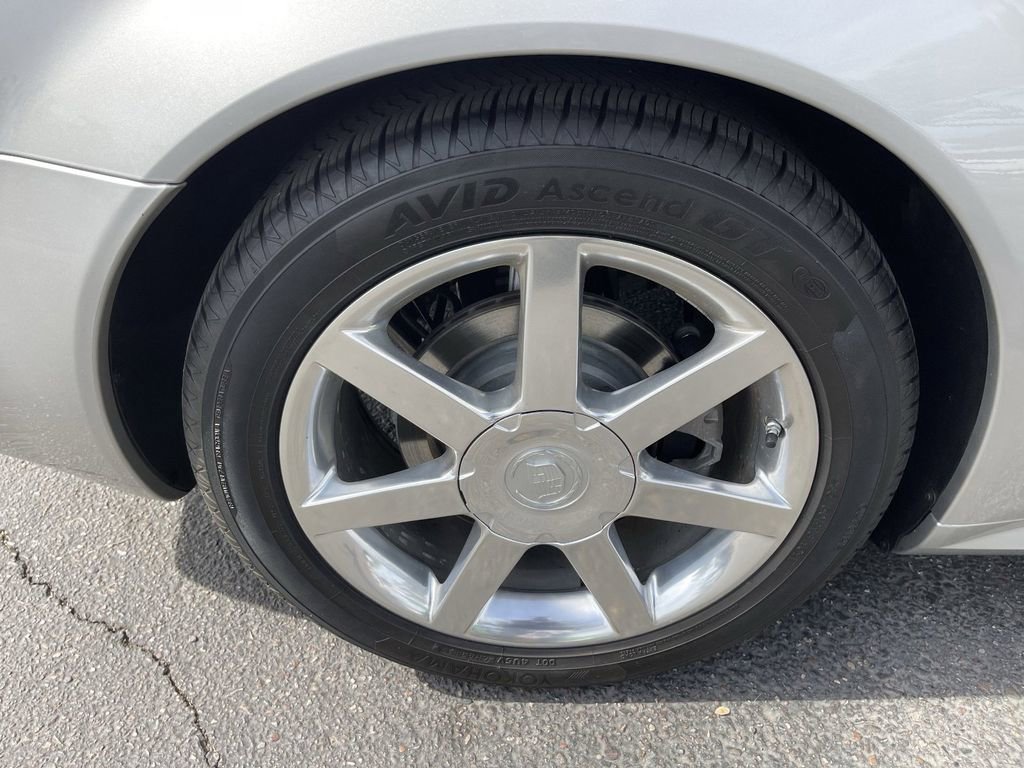 Used 2007 Cadillac XLR image 11