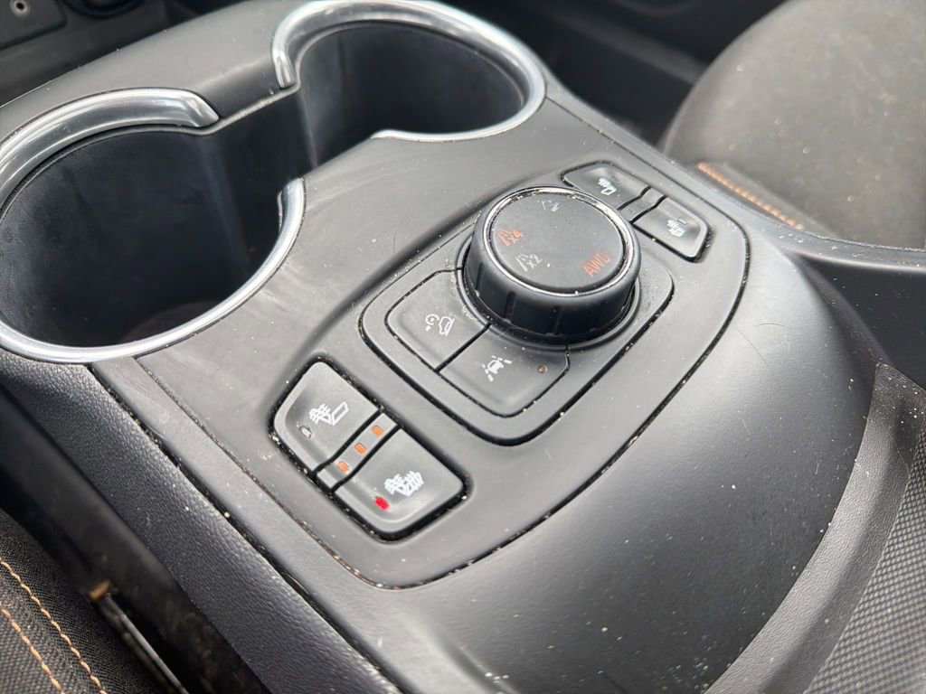 Used 2021 GMC Terrain SLE w/ Driver Convenience Package AWD/4WD image 8