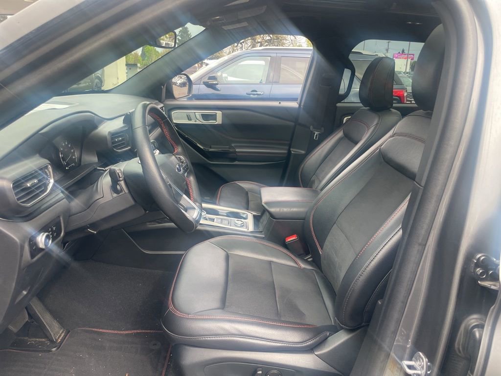 Used 2023 Ford Explorer ST-Line w/ Class IV Trailer Tow Package image 8