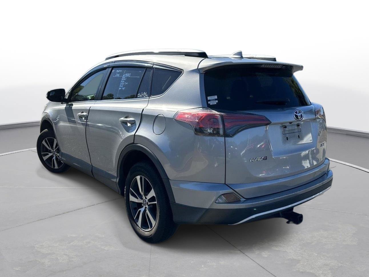 Used 2016 Toyota RAV4 XLE FWD image 8
