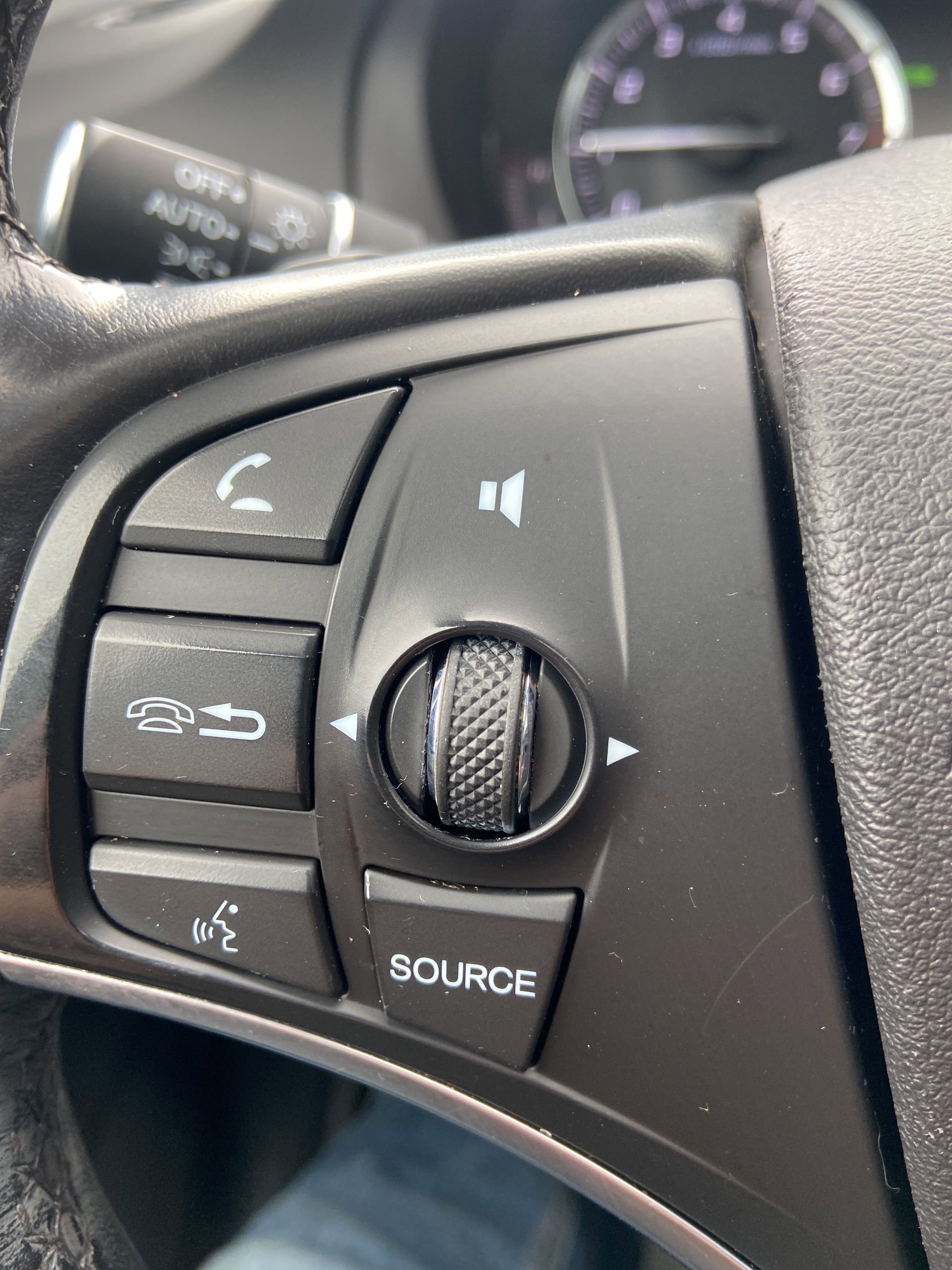 Used 2018 Acura MDX w/ Technology & Entertainment image 25