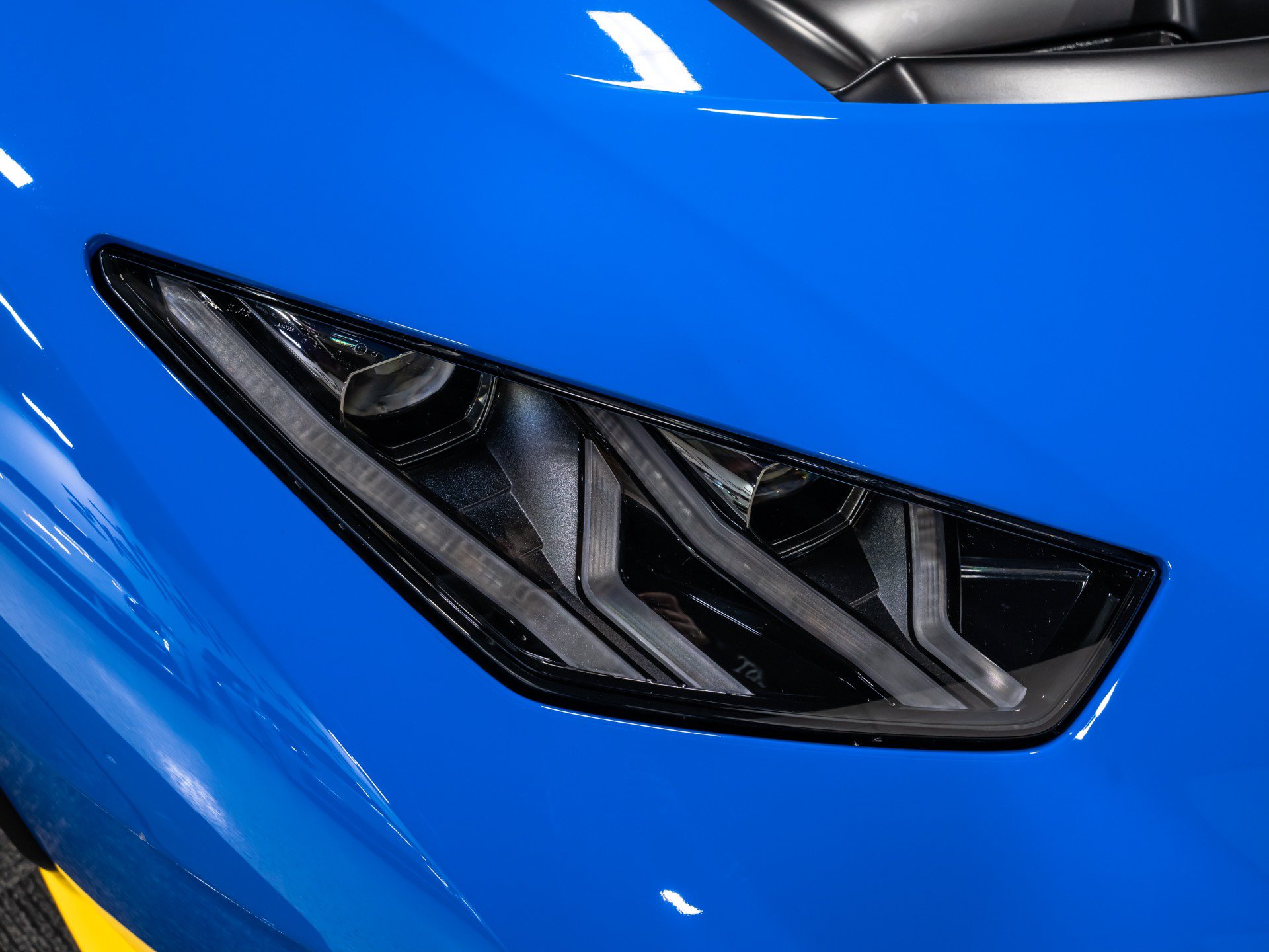 Used 2022 Lamborghini Huracan STO RWD image 14