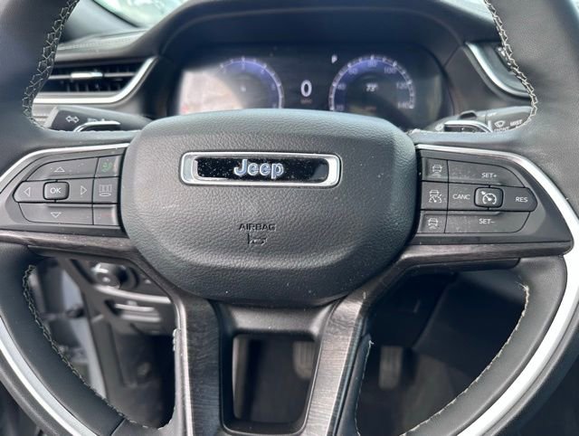 Used 2024 Jeep Grand Cherokee L Limited w/ Luxury Tech Group II image 16