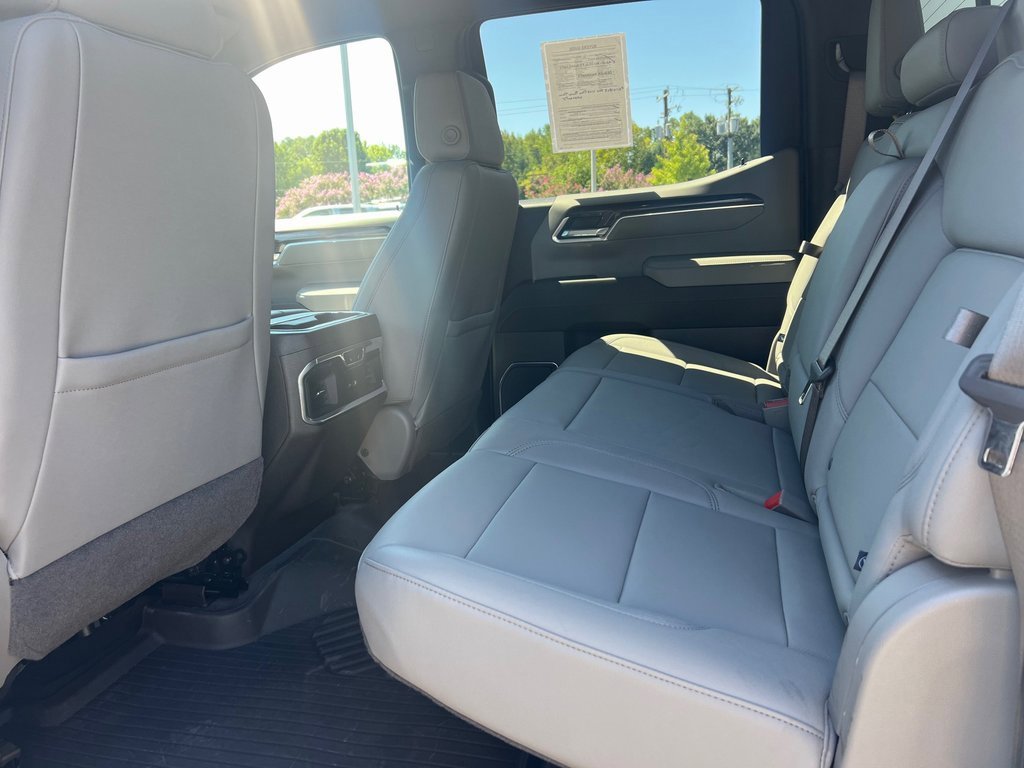 Used 2025 Chevrolet Silverado 1500 LTZ image 5