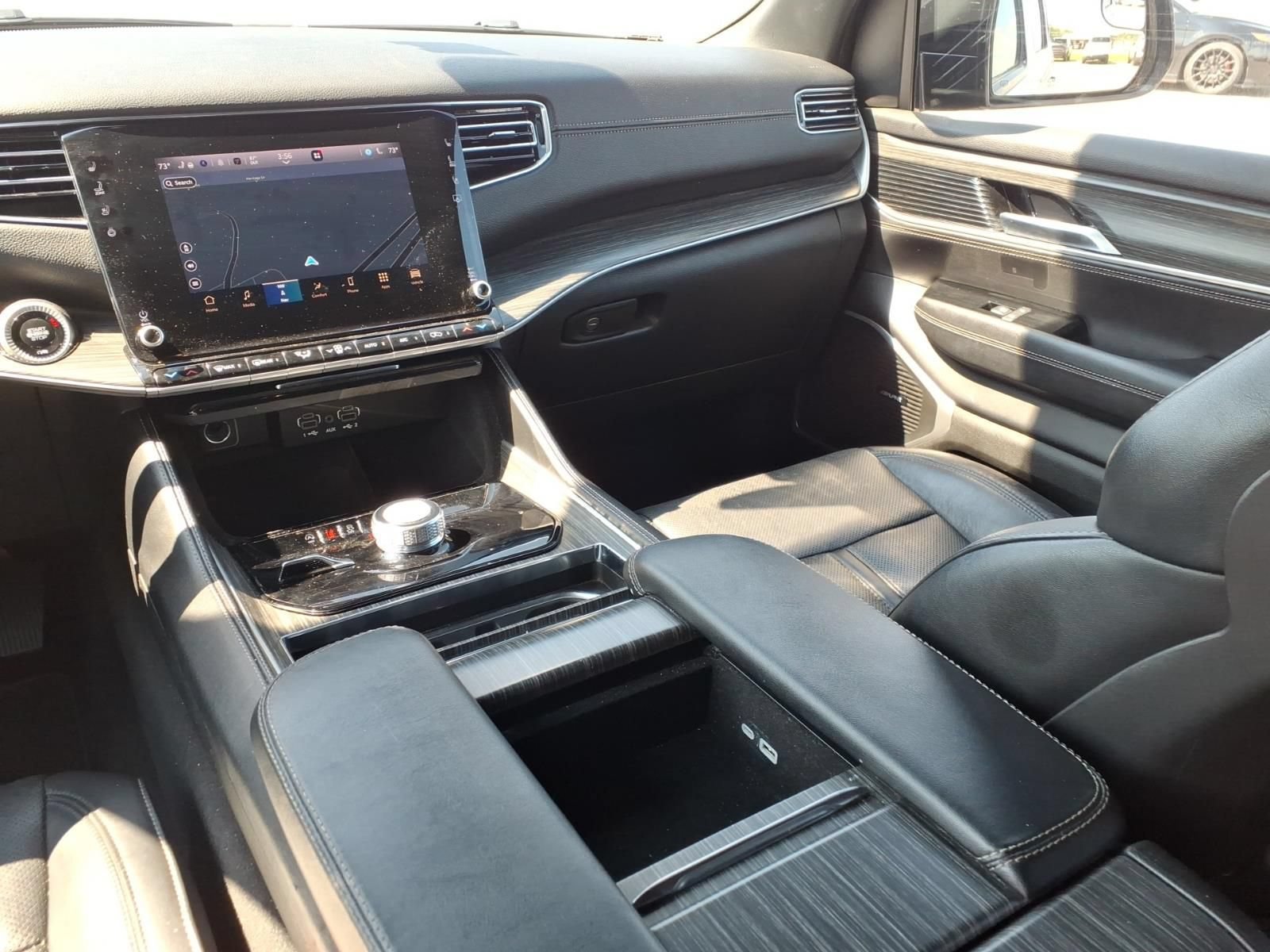 Used 2024 Jeep Wagoneer Series II w/ Flexible Seating Group AWD/4WD image 13