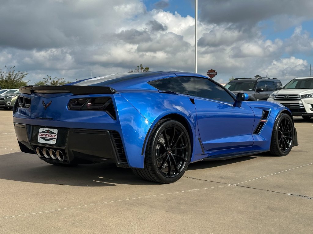 Used 2019 Chevrolet Corvette Grand Sport w/ Carbon Flash Badge Package RWD image 3