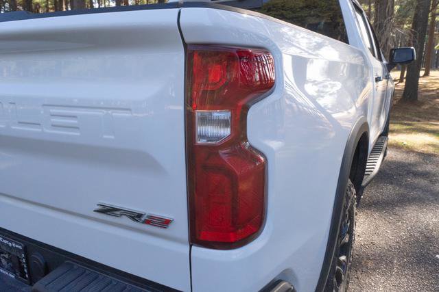 Used 2022 Chevrolet Silverado 1500 ZR2 w/ Technology Package image 38