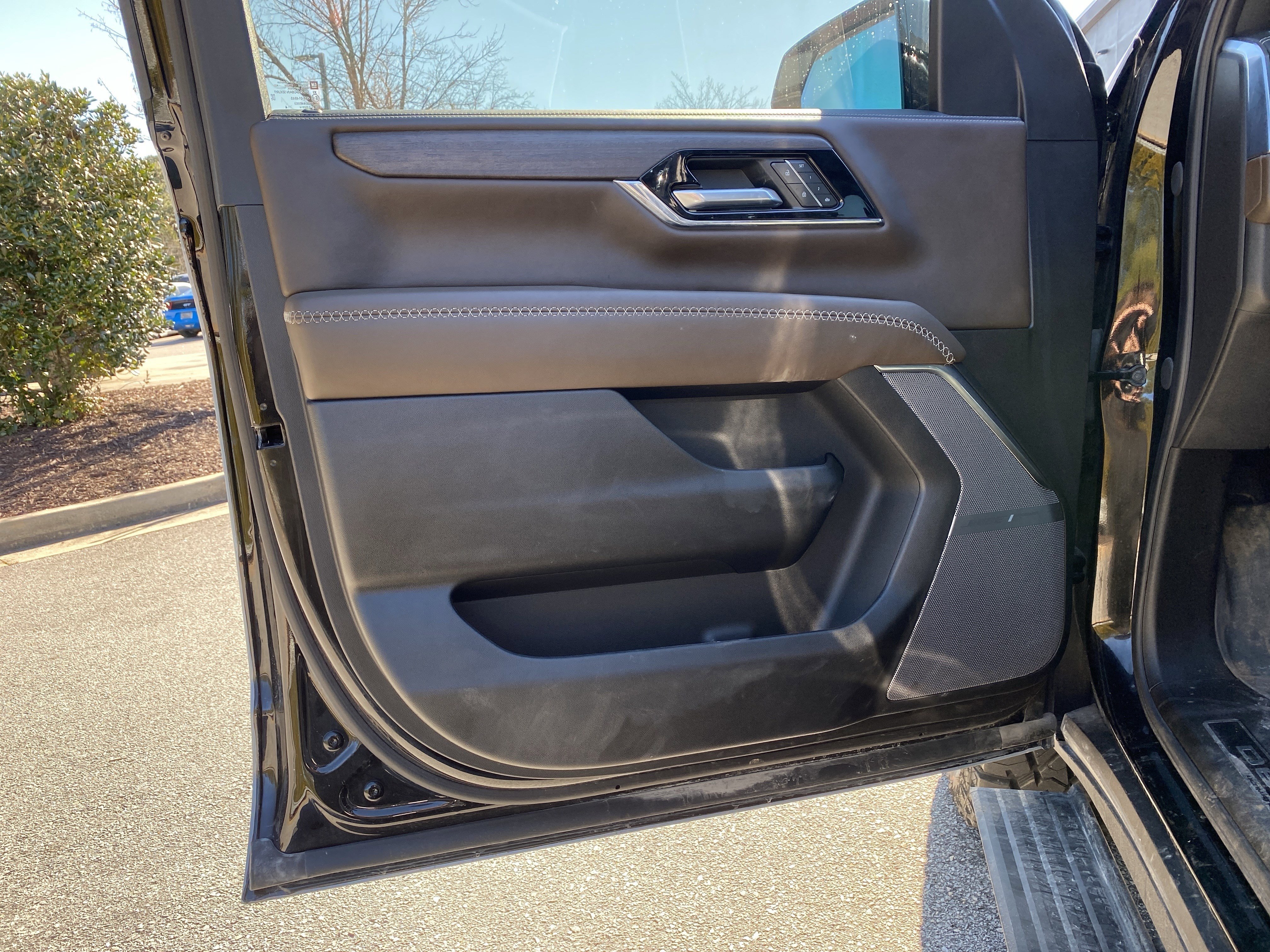 Used 2025 GMC Yukon Denali Ultimate image 21