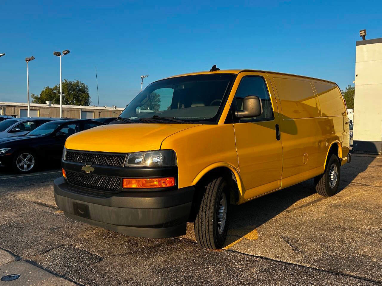 Used 2019 Chevrolet Express 2500 image 5