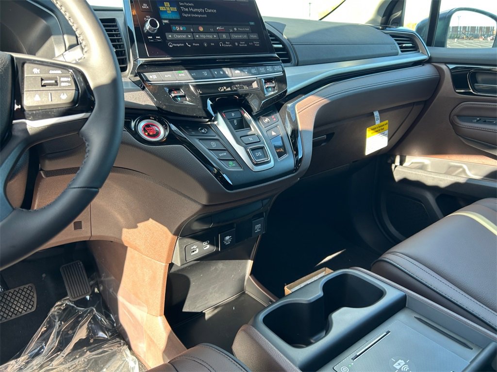 New 2026 Honda Odyssey Touring image 11
