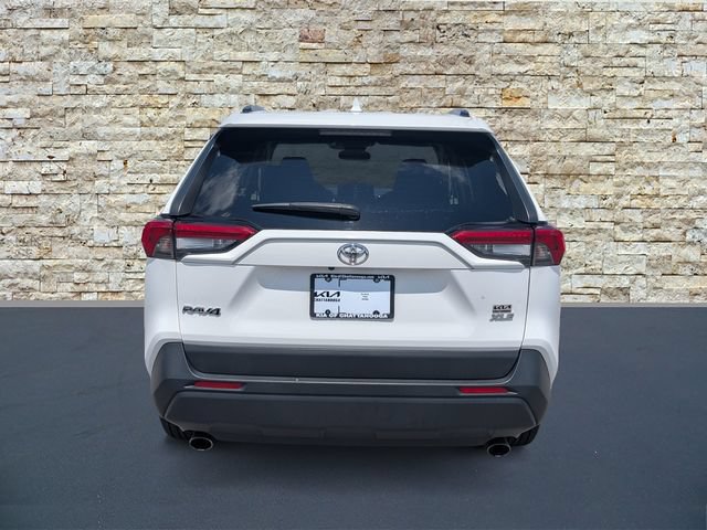 Used 2019 Toyota RAV4 XLE w/ Convenience Package FWD image 6