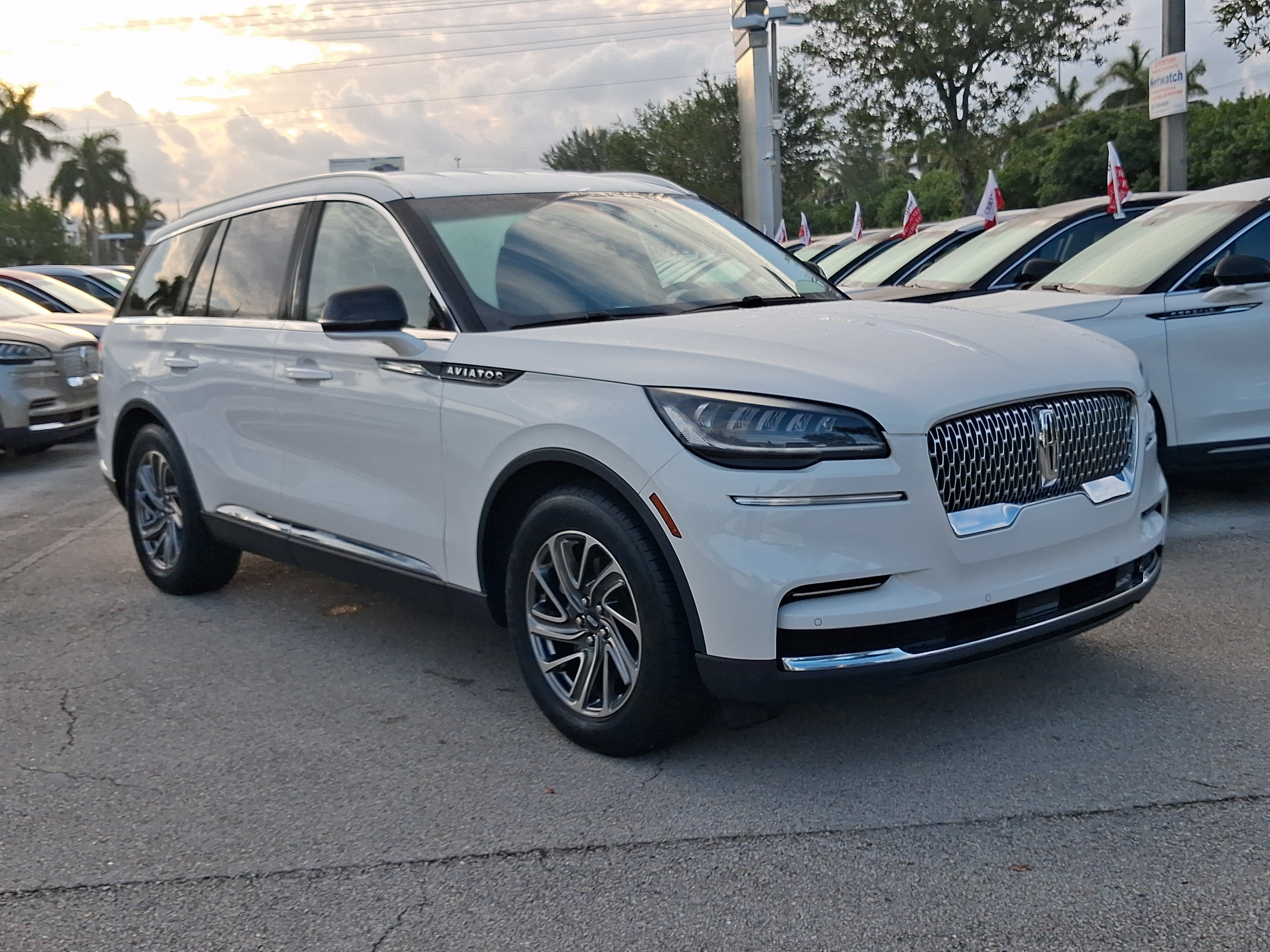 Used 2020 Lincoln Aviator 2WD image 22