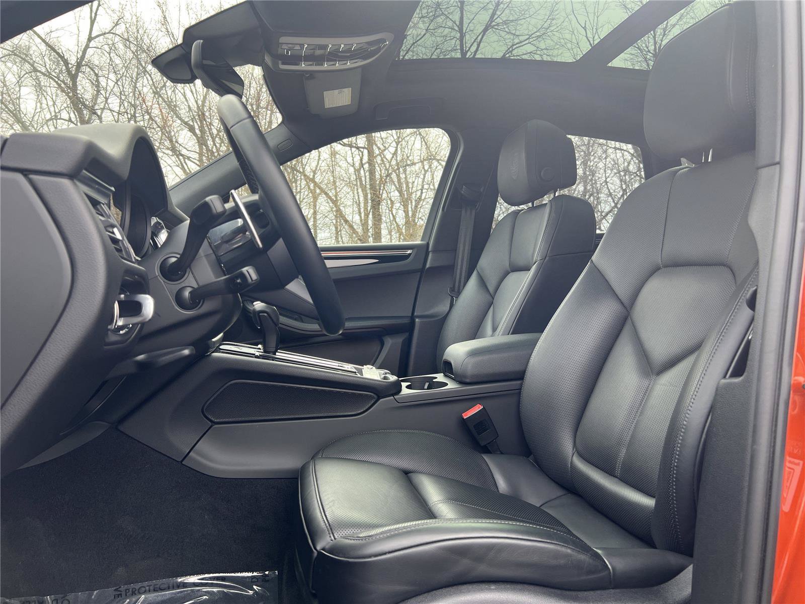 Used 2024 Porsche Macan AWD/4WD image 21