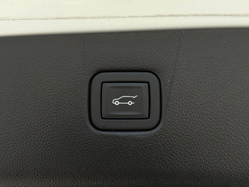 Used 2024 Chevrolet Blazer LT w/ Convenience Package FWD image 14
