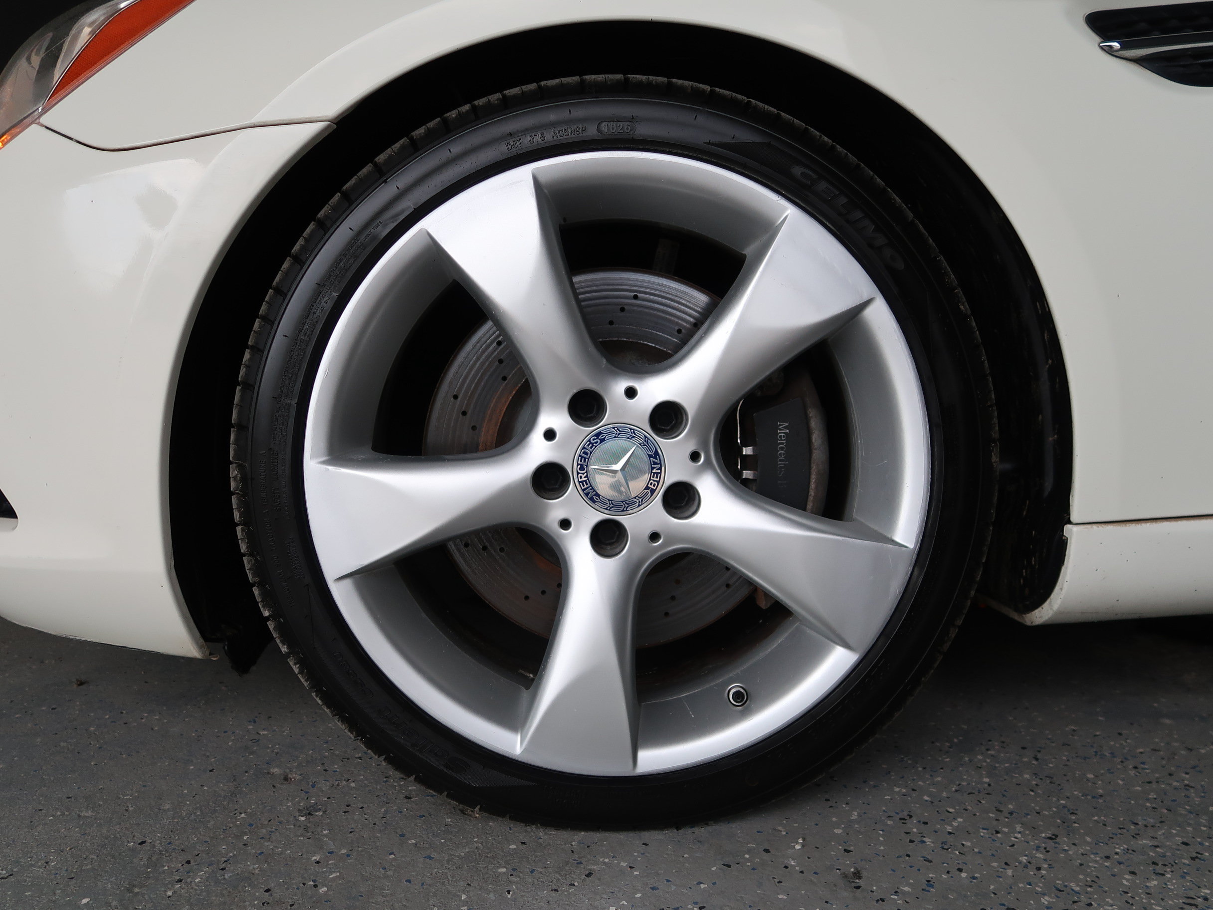 Used 2012 Mercedes-Benz SLK 350 image 32