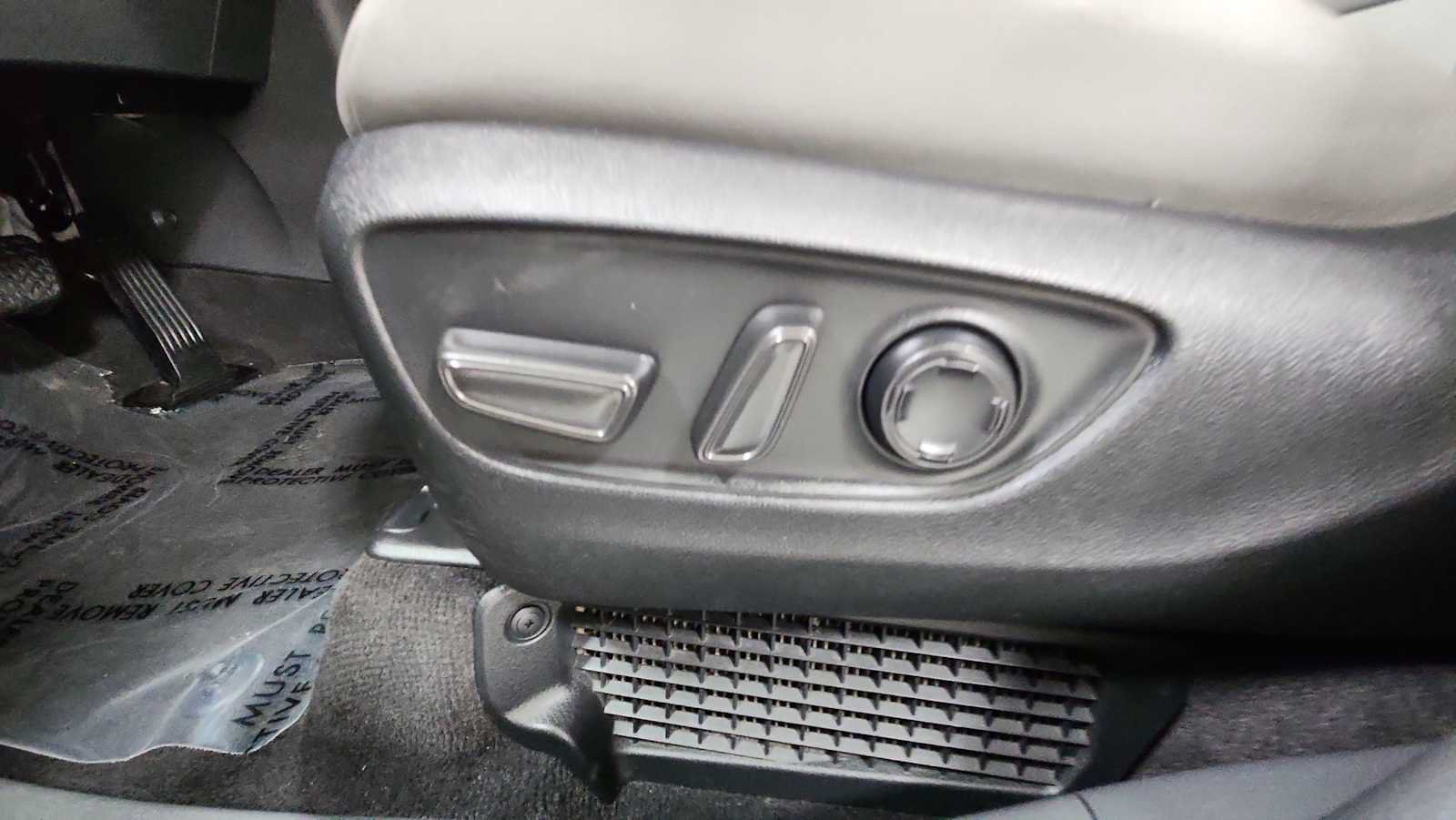 Certified 2024 Toyota Sienna XLE FWD image 14