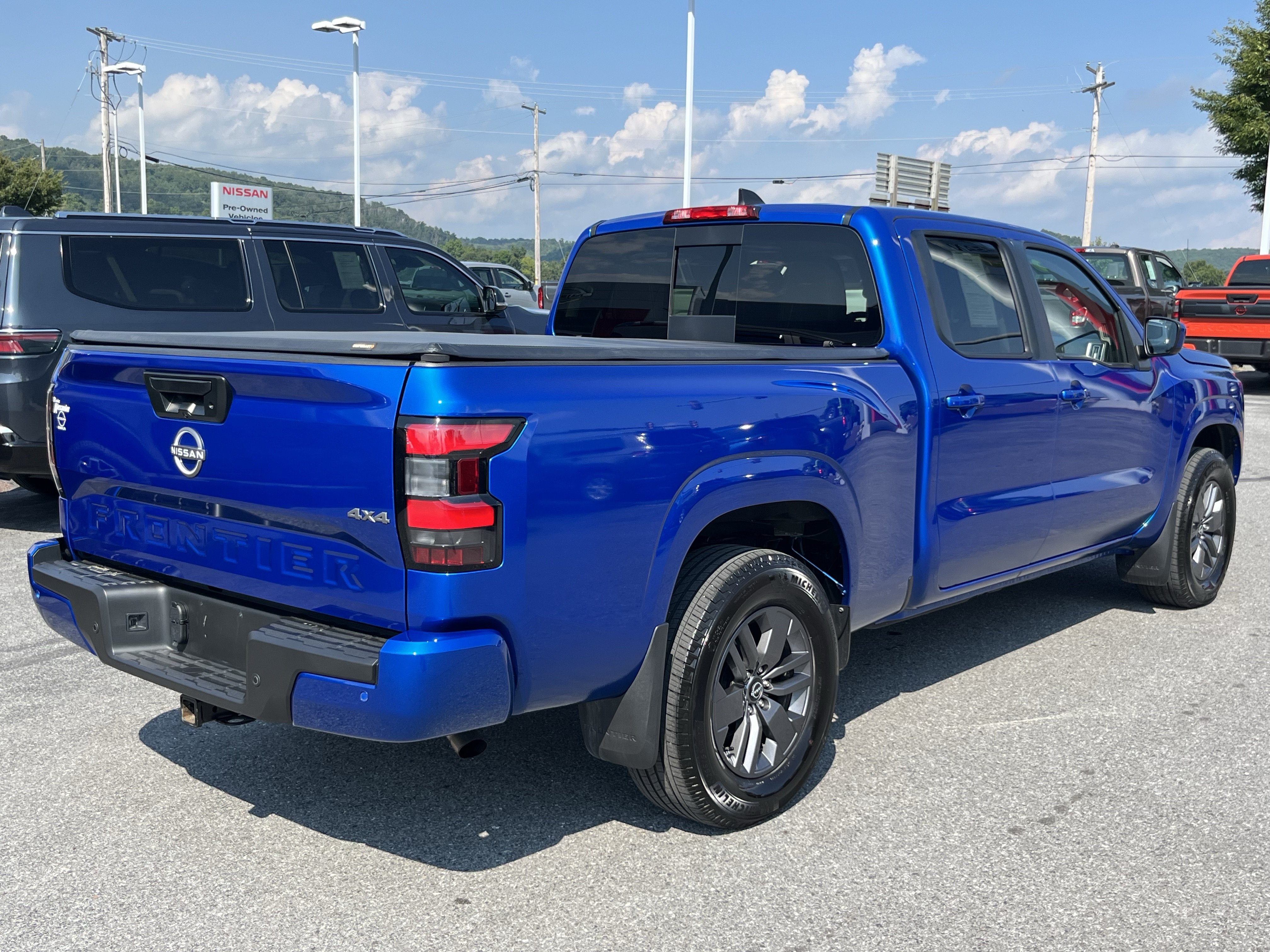 Used 2025 Nissan Frontier SV w/ SV Convenience Package AWD/4WD image 5