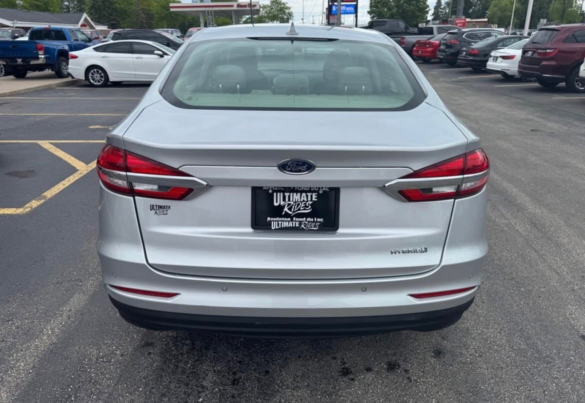 Used 2019 Ford Fusion SE image 4