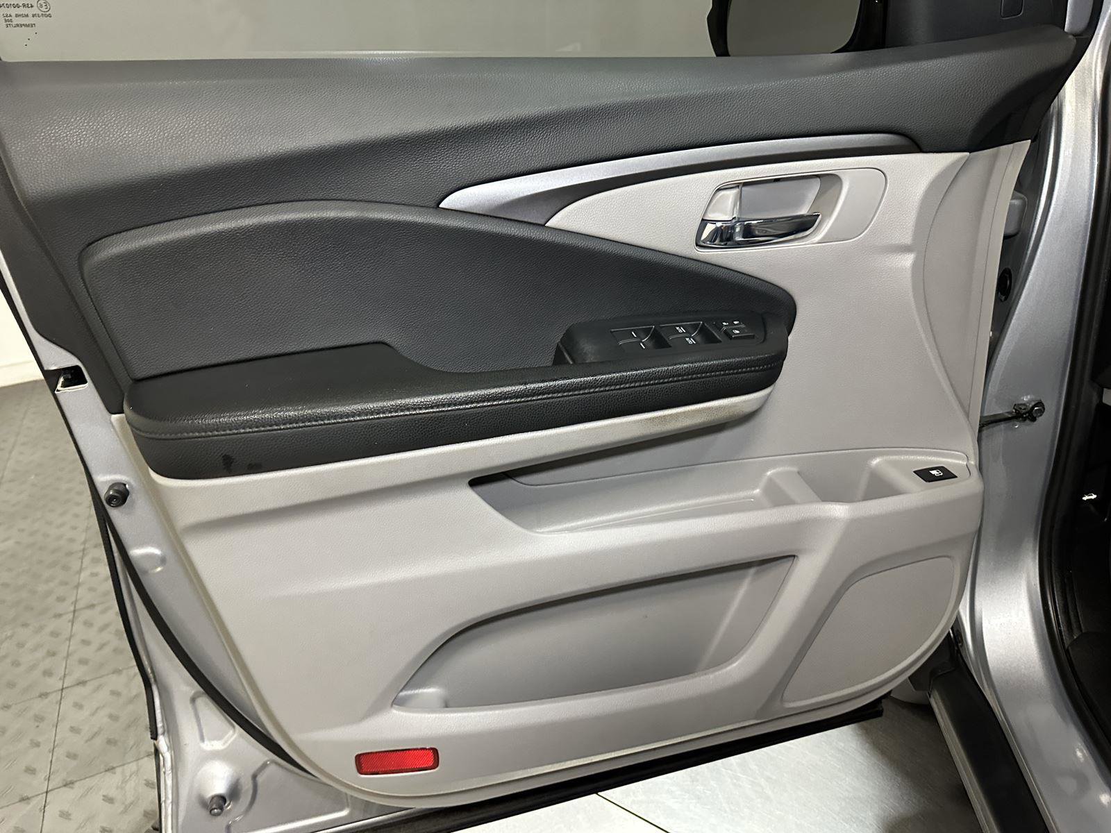 Used 2021 Honda Pilot EX image 20