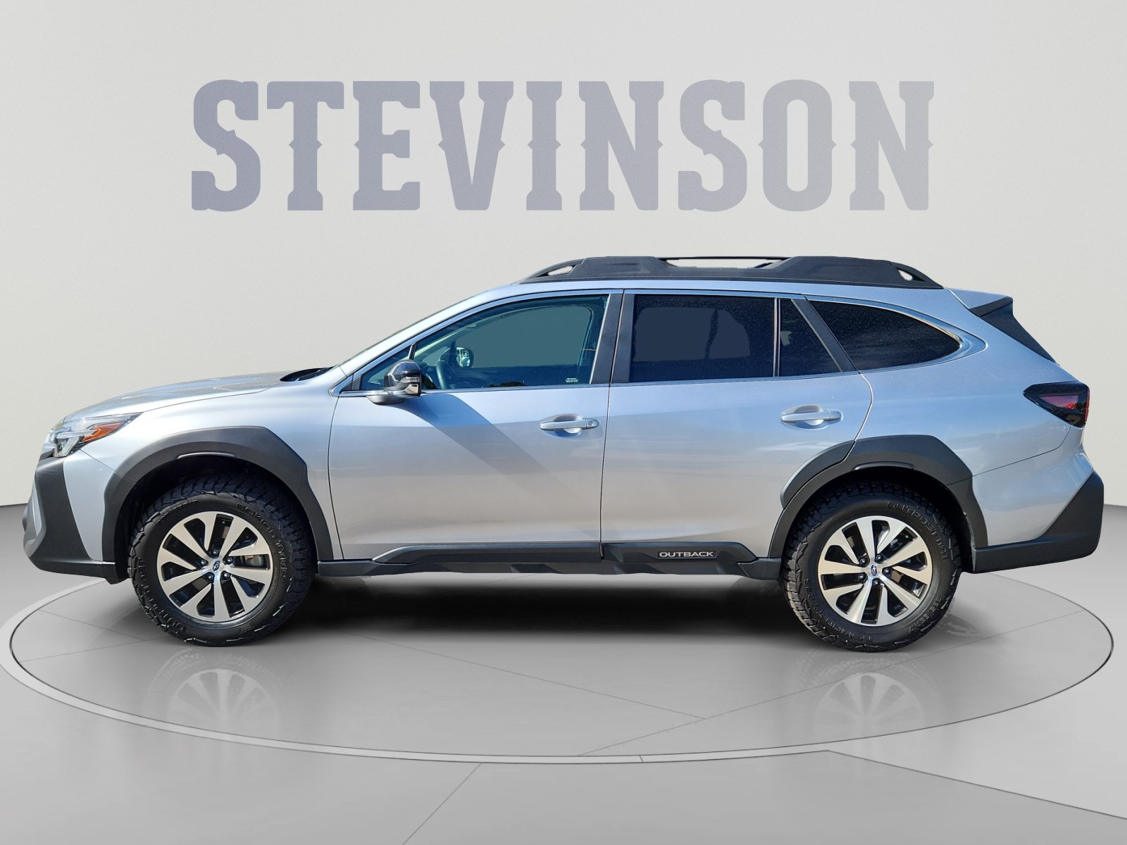 Used 2025 Subaru Outback Premium AWD/4WD image 2