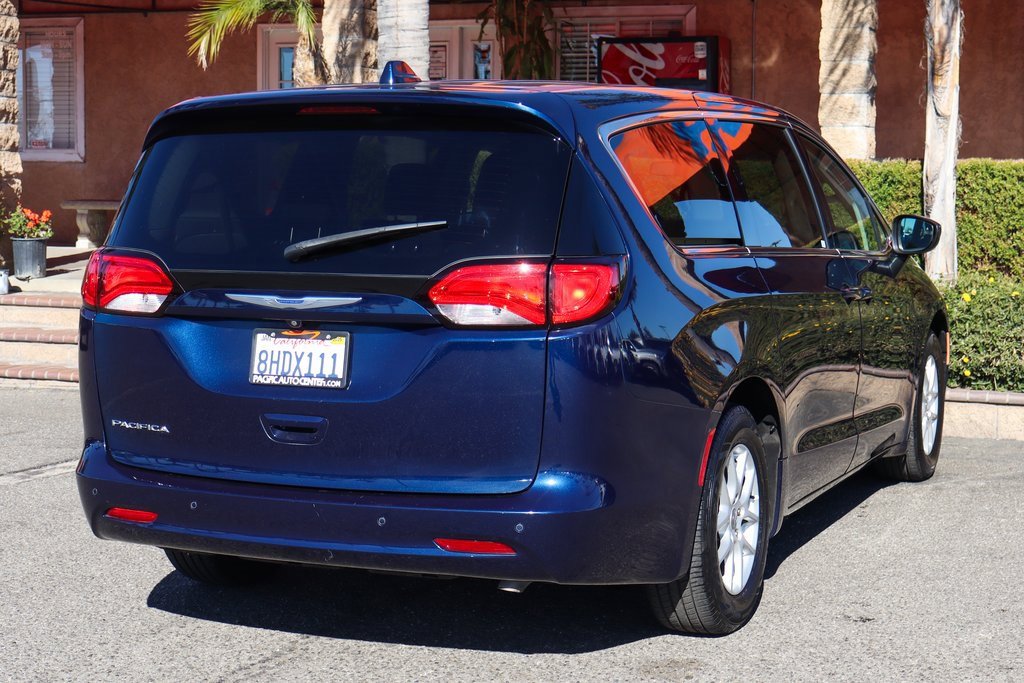 Used 2019 Chrysler Pacifica Touring image 9