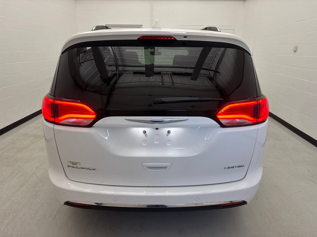 Used 2020 Chrysler Pacifica Limited FWD image 5
