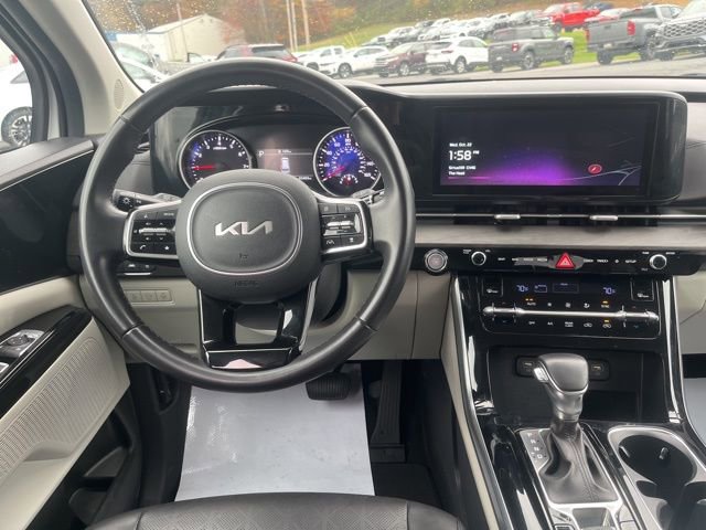 Used 2024 Kia Carnival EX image 21