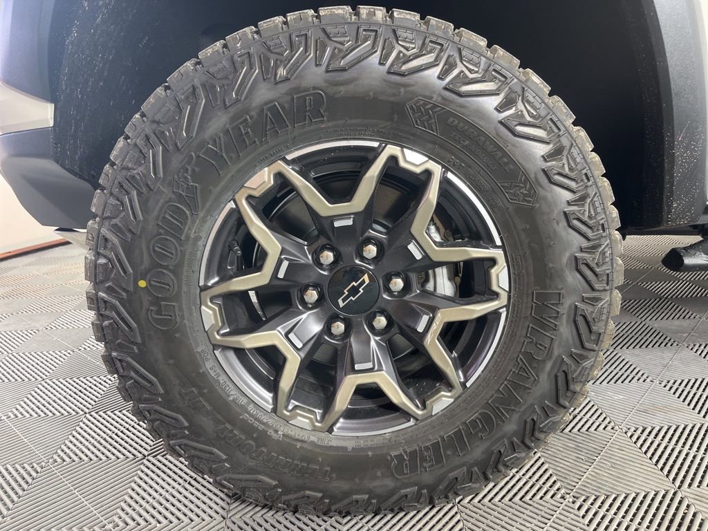 New 2026 Chevrolet Colorado ZR2 w/ Technology Package AWD/4WD image 13
